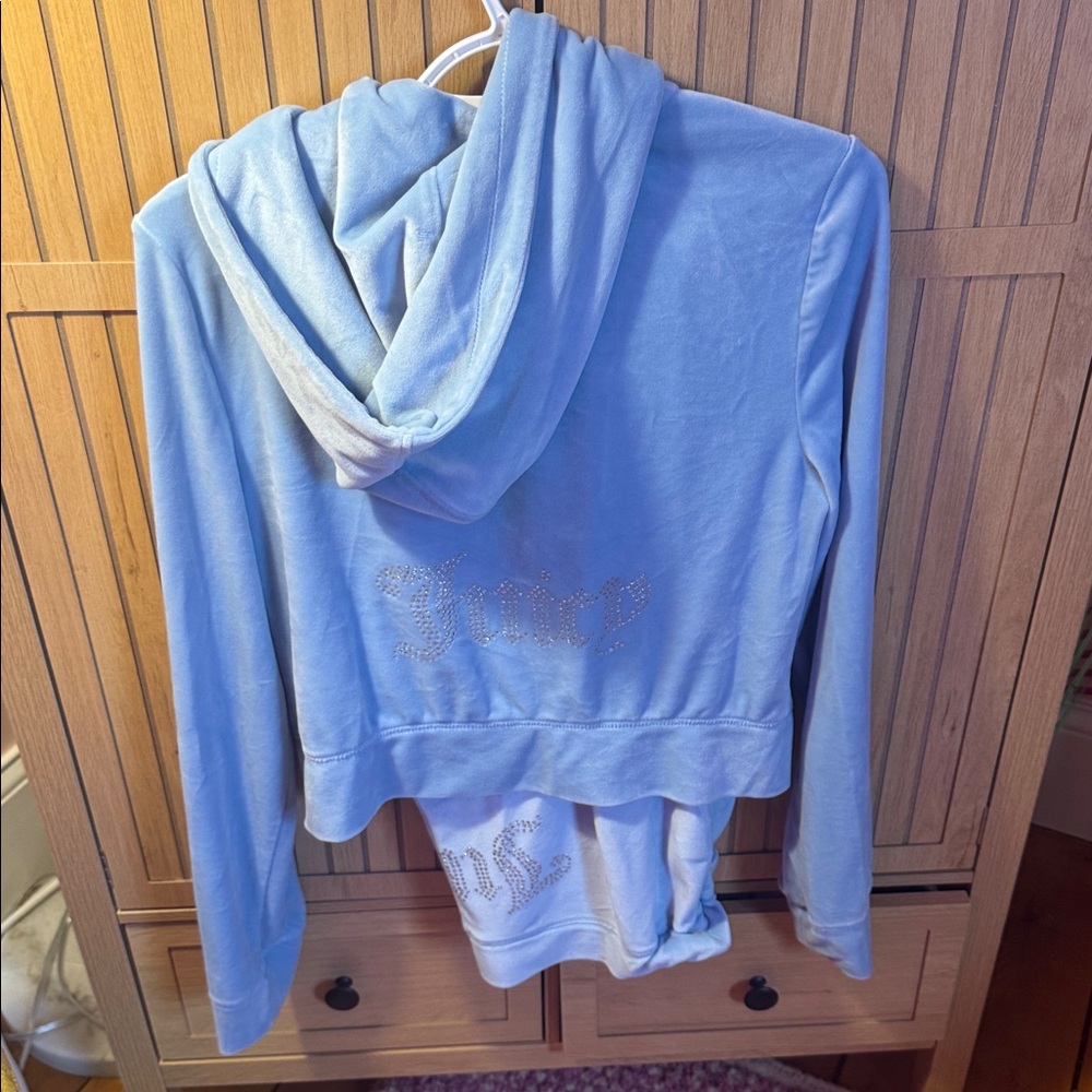Juicy Couture Velour Frosted Blue Track Suit sweatsuit size large worn once